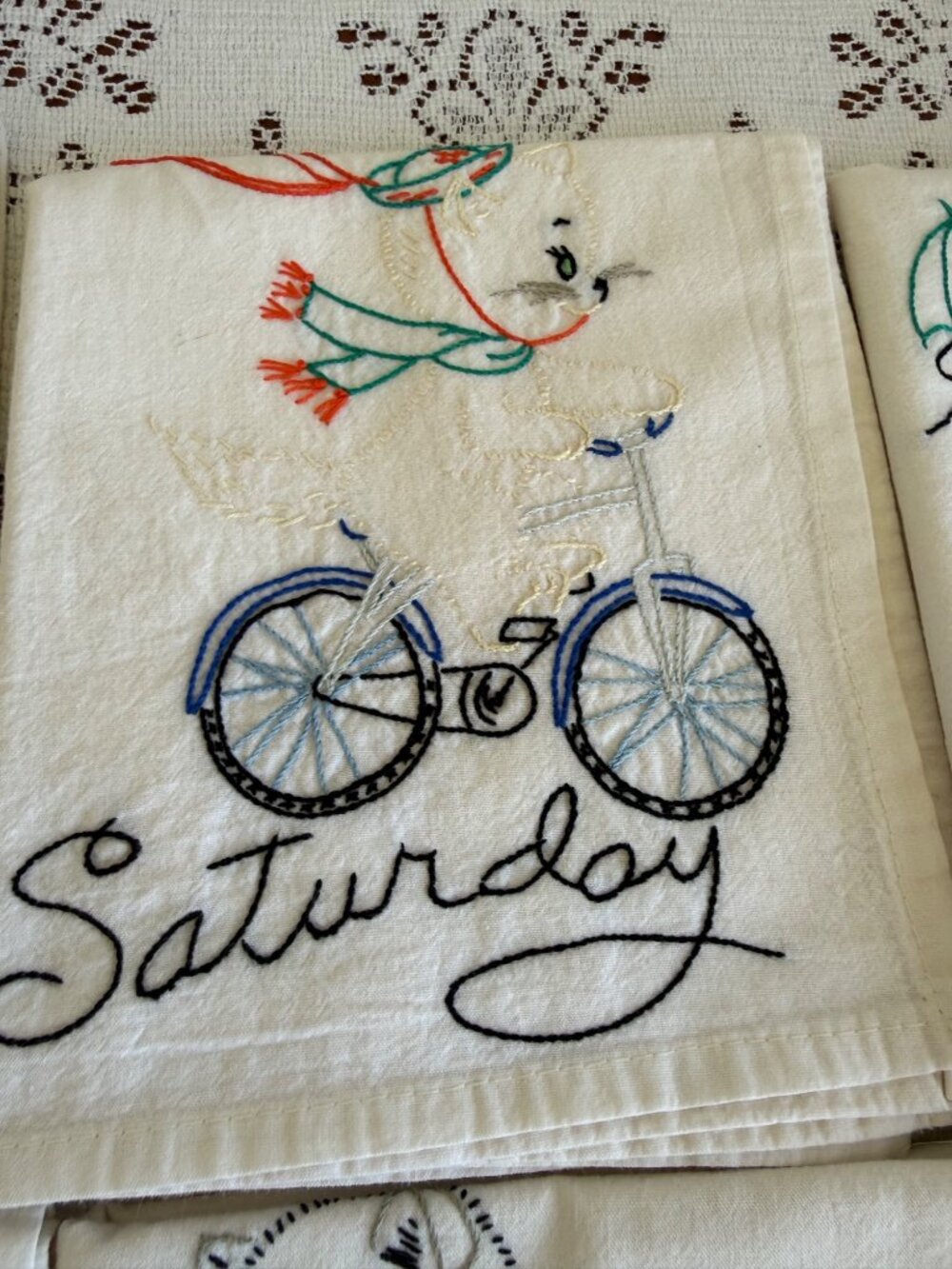 Vintage 40s Days Of the Week Flour Sack Dish Towel 7 Days Cats Kittens - Picture 8 of 11